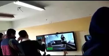 فصل 22 طالبا بمدرسة ثانوية بالمنوفية لمشاهدة فيديو رقص على السبورة (صور)