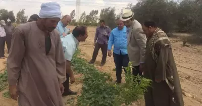 نائب رئيس جامعة المنيا يزور مركز التجارب والبحوث الزراعية (صور)