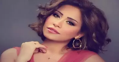 صور.. شيرين عبد الوهاب تحلق شعرها مثل المغنية الأمريكية توني براكستون تقليعة وليست صدمة