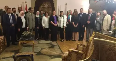 مسئول أميركي يشيد بمستوى طلاب ومعيدي كلية اللغات جامعة مصر للعلوم