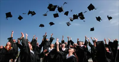 بسبب فستانها في حفلة التخرج.. طالبة تتهم عميد طب بيطري جامعة بدر بالاعتداء عليها وتصويرها