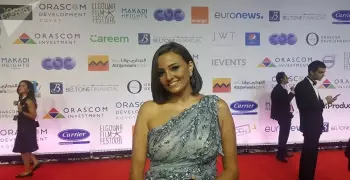 الفنانة بشرى تنهار أمام «غوريلا» رامز في الشلال
