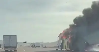 حريق أتوبيس على طريق شرم الشيخ.. تفاصيل الحادث بالصور