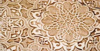 للإطارات الزخرفية في الأشكال المضلعة، شكلان تعتمد عليها وهي الزاويا المنفصلة والزوايا المتصلة..صواب أم خطأ