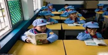سفينة تحمل 26 خروف و10 ماعز، فكم عمر قائدها؟.. شاهد إجابات الطلاب الصينيين