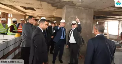 رئيس جامعة القاهرة يتفقد معهد الأورام ويتابع أعمال تطوير المبنى الجنوبي (صور)