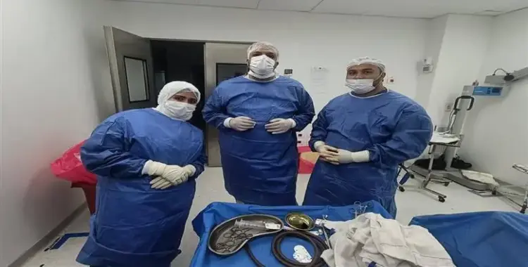  استخراج هاتف محمول من معدة مريض في شبرا الخيمة 