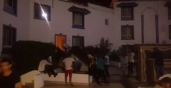 هيباتوا في الشارع.. أزمة تواجه عشرات الطلاب بشرم الشيخ (صور)