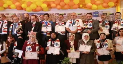 تكريم باحثين من جامعة بنها في مؤتمر علمي بماليزيا