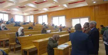 رئيس جامعة جنوب الوادي يتفقد امتحانات الفصل الدراسي الأول