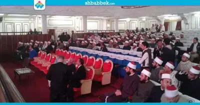 بالأناشيد الدينية.. كورال جامعة بني سويف يستقبل وزير الأوقاف