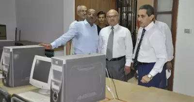 نائب رئيس جامعة قناة السويس يتفقد استعادات كلية الطب للعام الجديد