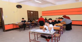 مراجعه انجليزي تانيه ثانوي الترم الثاني Pdf 2026.. أسئلة شاملة للمنهج