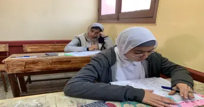 نماذج امتحانات الأضواء math للصف الثاني الإعدادي شهر أبريل 2026 بالإجابات