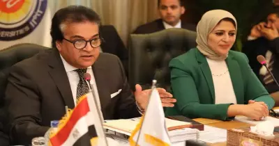 وزير التعليم العالي يتحدث عن زيادة مصروفات الجامعات الخاصة