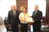 وزير التعليم العالي يكرم هيا عمرو بعد إسعافها مصابي حادث مول أرابيلا بلازا