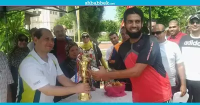 رئيس جامعة بورسعيد يشارك الطلاب في سباق جري