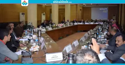 «دهان» حوائط قاعات الامتحانات بجامعة بنها منعا للغش