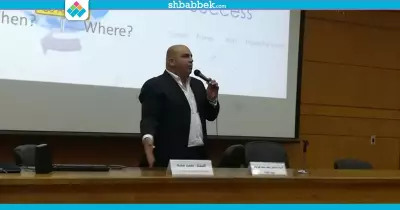 محاضر بجامعة القاهرة يهاجهم الشباب: «عقولهم المقفولة سبب البطالة»