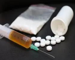بعد تداول فيديو لسائق أتوبيس متعاطي .. مكافحة الإدمان يجري تحاليل مخدرات لسائقي الحافلات المدرسية