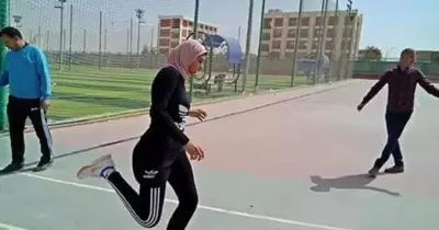 كلية الآداب تحصد جوائز دوري مسابقة ألعاب القوى بجامعة السويس