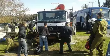 شاهد.. مقتل 4 جنود إسرائيليين بعملية دهس في القدس