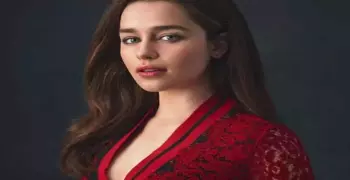 من هي إميليا كلارك؟ وهل ستزور مهرجان المزاريطة السينيمائي؟ (صور)