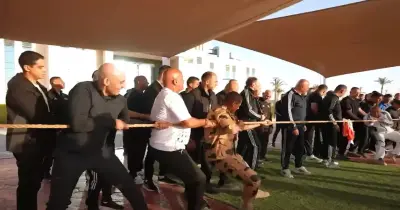 وزيرا النقل والتربية والتعليم يمارسا لعبة شد الحبل بالأكاديمية العسكرية (صور)