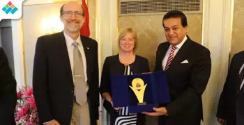 لبحث سبل التعاون.. وزير التعليم العالي يلتقي وفدا من جامعة ميموريال الكندية