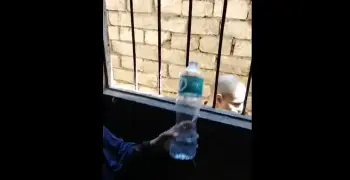 ابن معاق حبسته أمه 23 عامًا خلف شباك حديدي.. يوجع القلوب