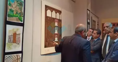 طلاب فنون تطبيقية حلوان ينظمون معرض «عبر زمانين» لربط التراث بالحاضر
