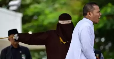 ضبط واضع عقوبة «حد الزنا» مع امرأة متزوجة.. جلدوه 28 جلدة