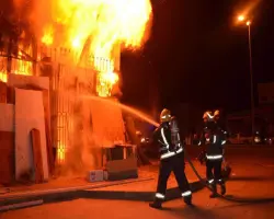 حريق بسبب ماس كهربائي يودي بحياة 3 أطفال ويصيب أمهم باختناق