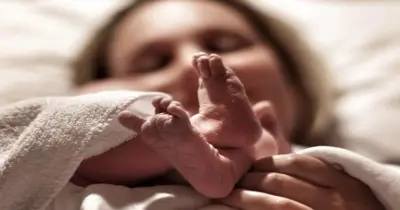انتشار فيديو لصفع رضيع يثير موجه من الغضب.. الأجهزة الأمنية تحقق