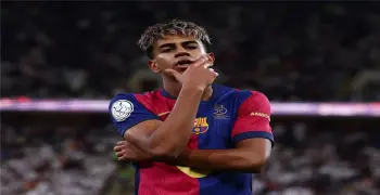 هل لامين يامال متزوج ولديه طفل؟