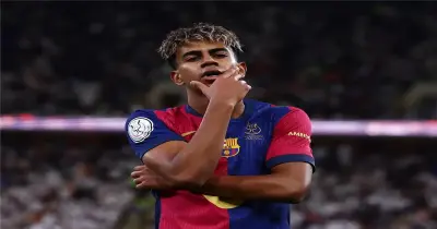 هل لامين يامال متزوج ولديه طفل؟