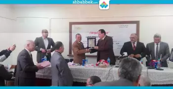 صور| كلية الإعلام تكرم رئيس جامعة الأزهر في «يوم الوفاء»