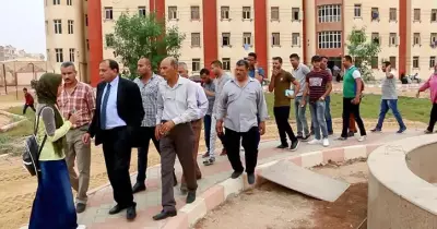 رئيس جامعة بني سويف يتفقد المدن الجامعية في زيارة مفاجئة