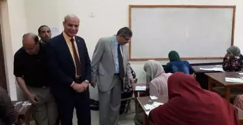 أول جولة لنائب رئيس جامعة بنها الجديد.. يتفقد امتحانات كلية الزراعة (صور)