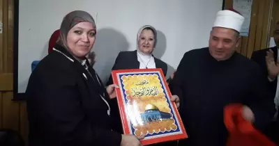 لبلوغها السن القانونية.. مستشفى الزهراء يكرم عميدة طب بنات الأزهر
