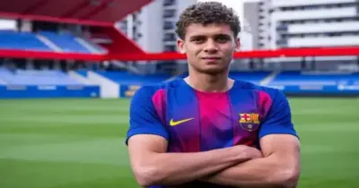 كم عمر حمزة عبدالكريم؟.. رحلة الموهبة من ناشئي الأهلي إلى نادي برشلونة