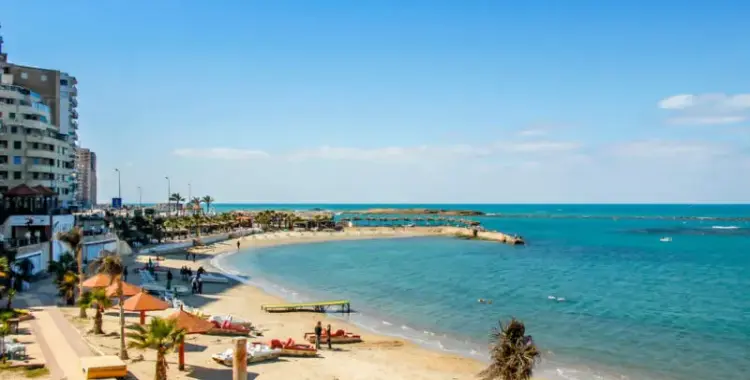  لأول مرة.. شواطئ الإسكندرية بلا مصطافين في عز الصيف (فيديو) 
