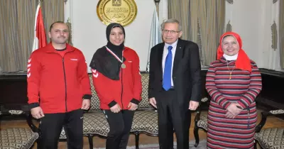 طالبة تحصد المركز الأول عالميا في رفع الأثقال