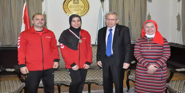  طالبة تحصد المركز الأول عالميا في رفع الأثقال 