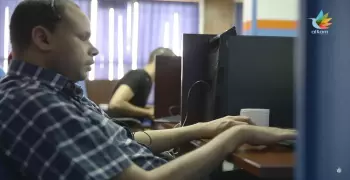 تعرف على أول «كول سنتر» خاص بالمكفوفين (فيديو)