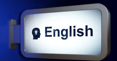 نماذج امتحانات الأضواء إنجليزي الصف الثاني الإعدادي أزهر الترم الثاني 2026 بالإجابات