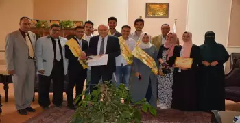 تكريم رئيس جامعة الزقازيق بكلية الآداب