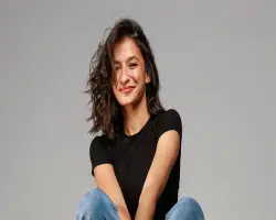 أميرة أديب تكشف سبب شراءها الملابس المستعملة.. «أنا غنية مش غبية»
