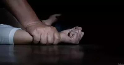 أب يغتصب ابنته لمدة 5 أيام بعدما هربت من شقة والدتها خوفا من الزواج بالإجبار