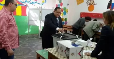 رئيس جامعة حلوان يدلي بصوته في انتخابات الرئاسة